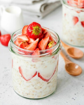 healthy strawberry and cream overnight oats