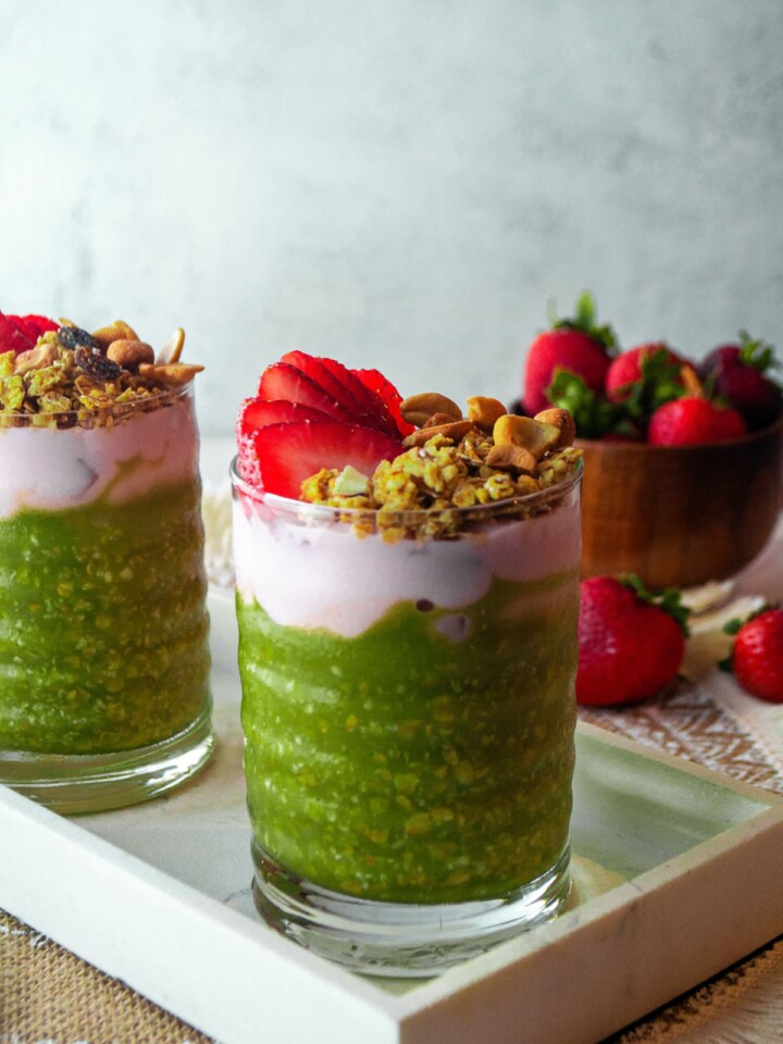 overnight oats with matcha and collagen